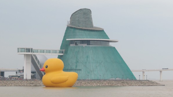 Huge rubber duckie